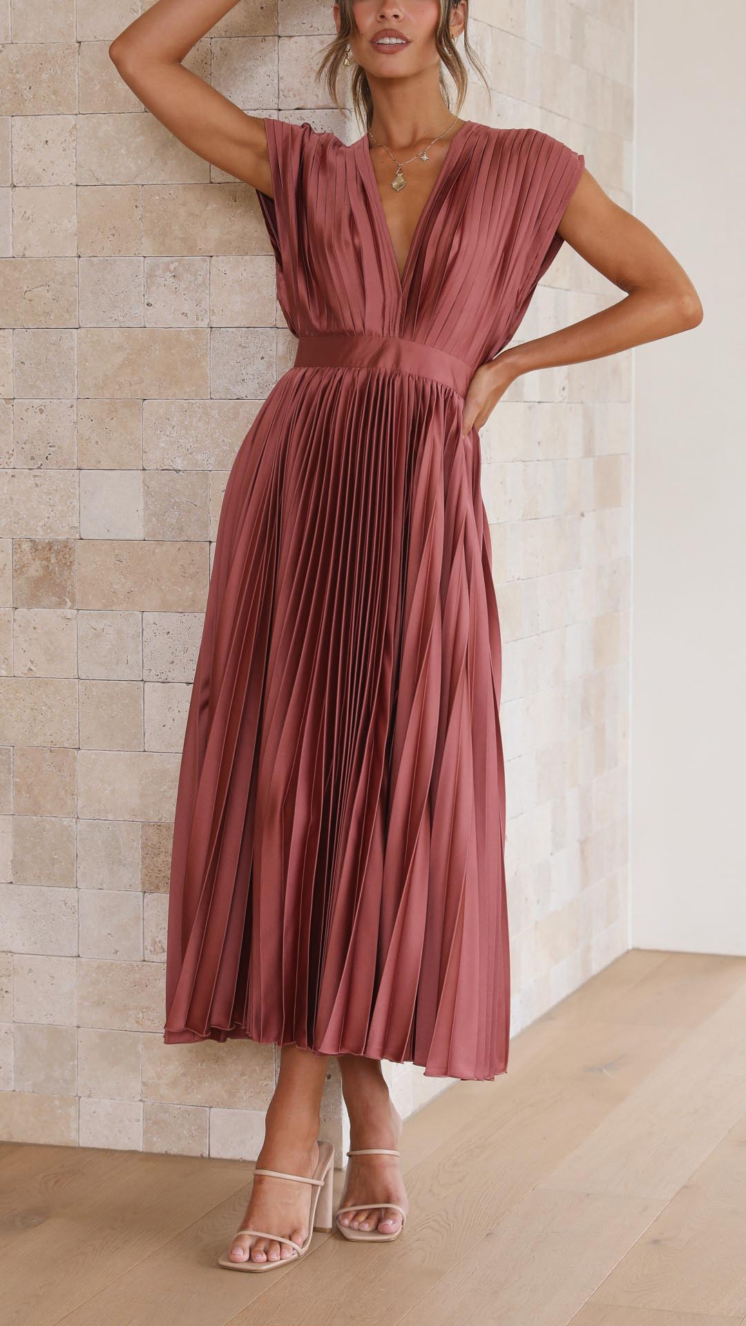 Maria | Elegant Pleated Maxi Dress
