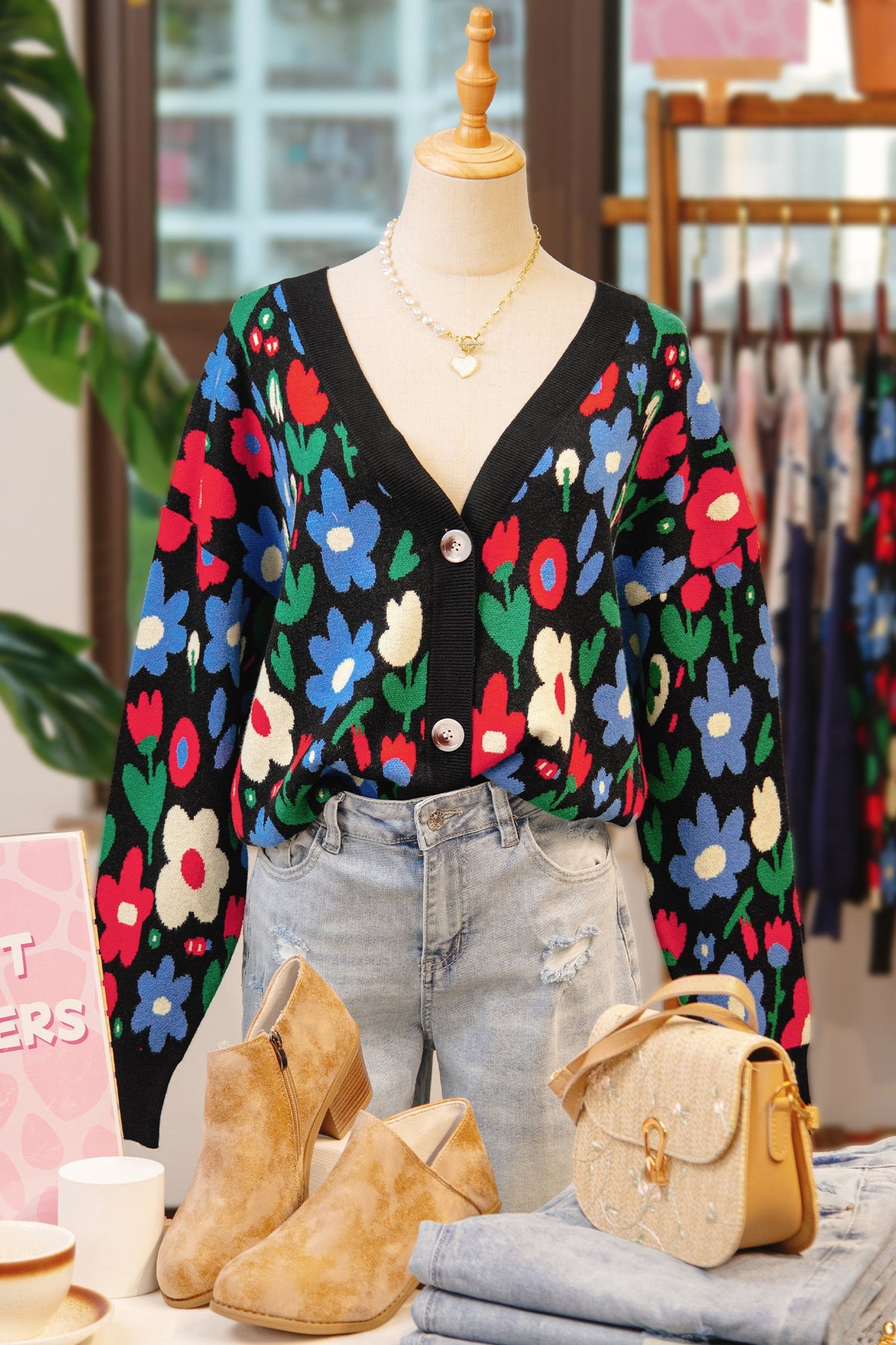 Marielle | Women's Floral V-Neck Buttoned Short Cardigan
