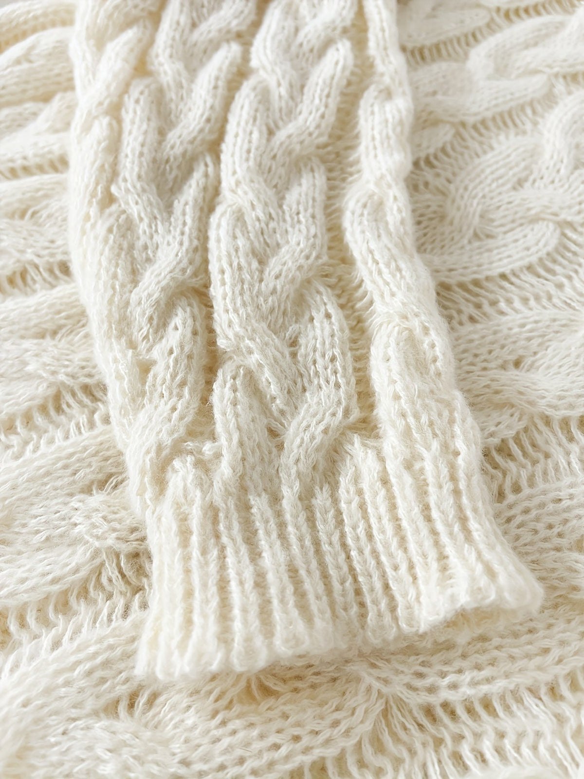 Nora | Women's Cable-Knit V-Neck Relaxed Sweater